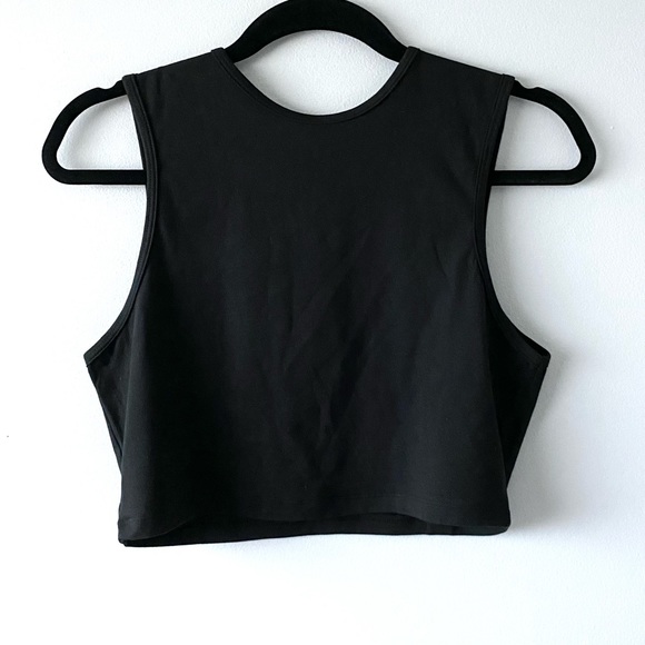 🛑SOLD🛑Black High Neck Soft Cropped Tank Size Large - Picture 1 of 3